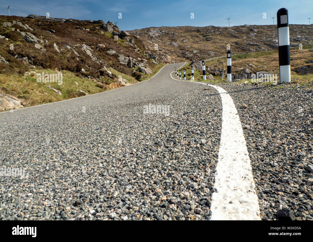 887 Harris Rd White lines on uk road hi-res stock photography and images - Alamy