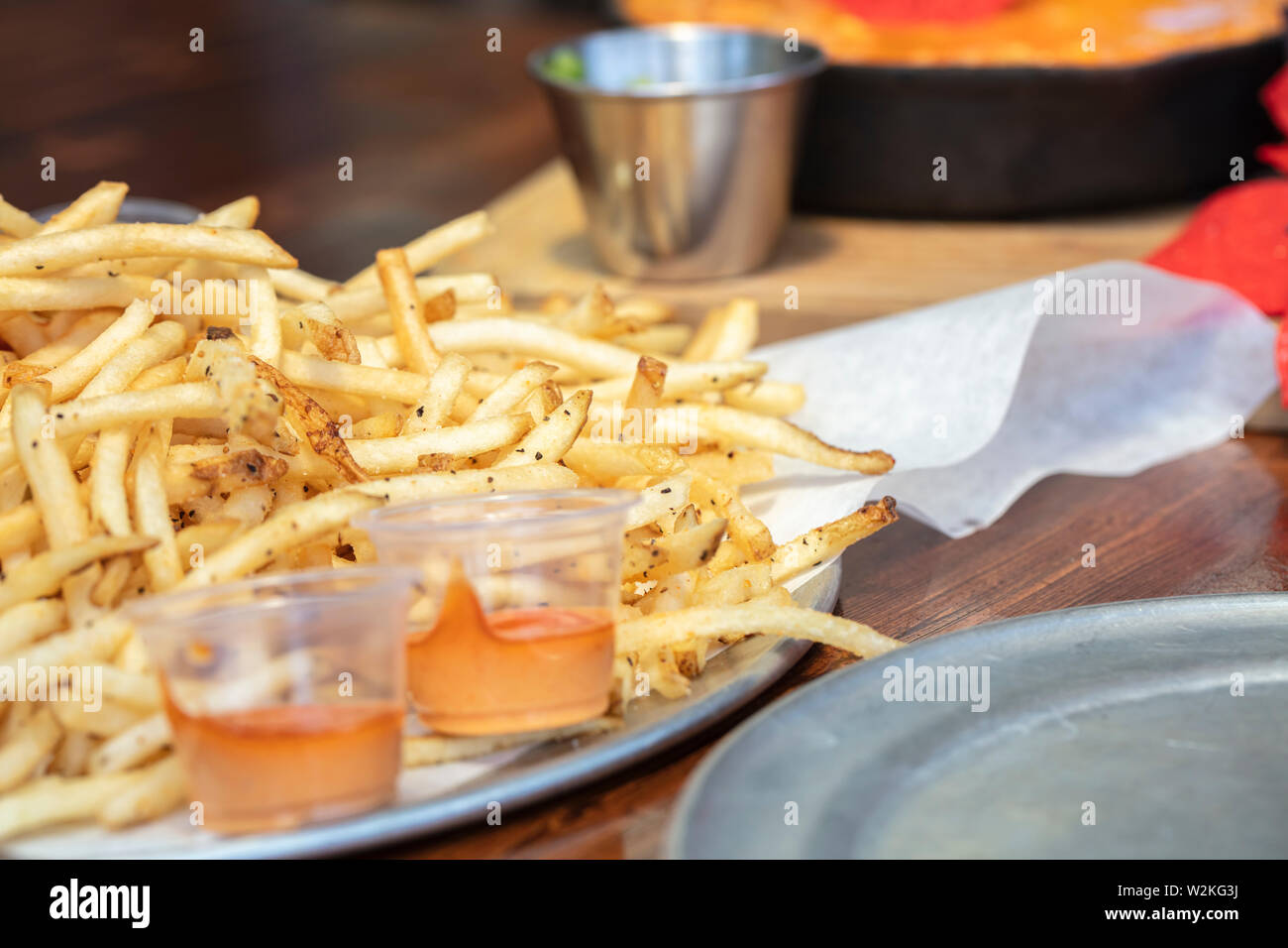 String cut hi-res stock photography and images - Alamy