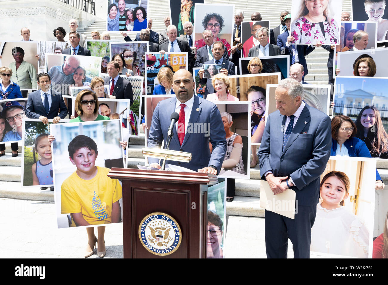 Washington, D.C, USA. 9th July, 2019. U.S. Representative MARC VEASEY (D-TX) in front of a group of Democratic Senators and Representatives on the steps of the U.S. Capitol speaking against the ''assault on protections for people with pre-existing conditions'', on the steps of the US Capitol in Washington, DC on July 9, 2019. Credit: Michael Brochstein/ZUMA Wire/Alamy Live News Stock Photo