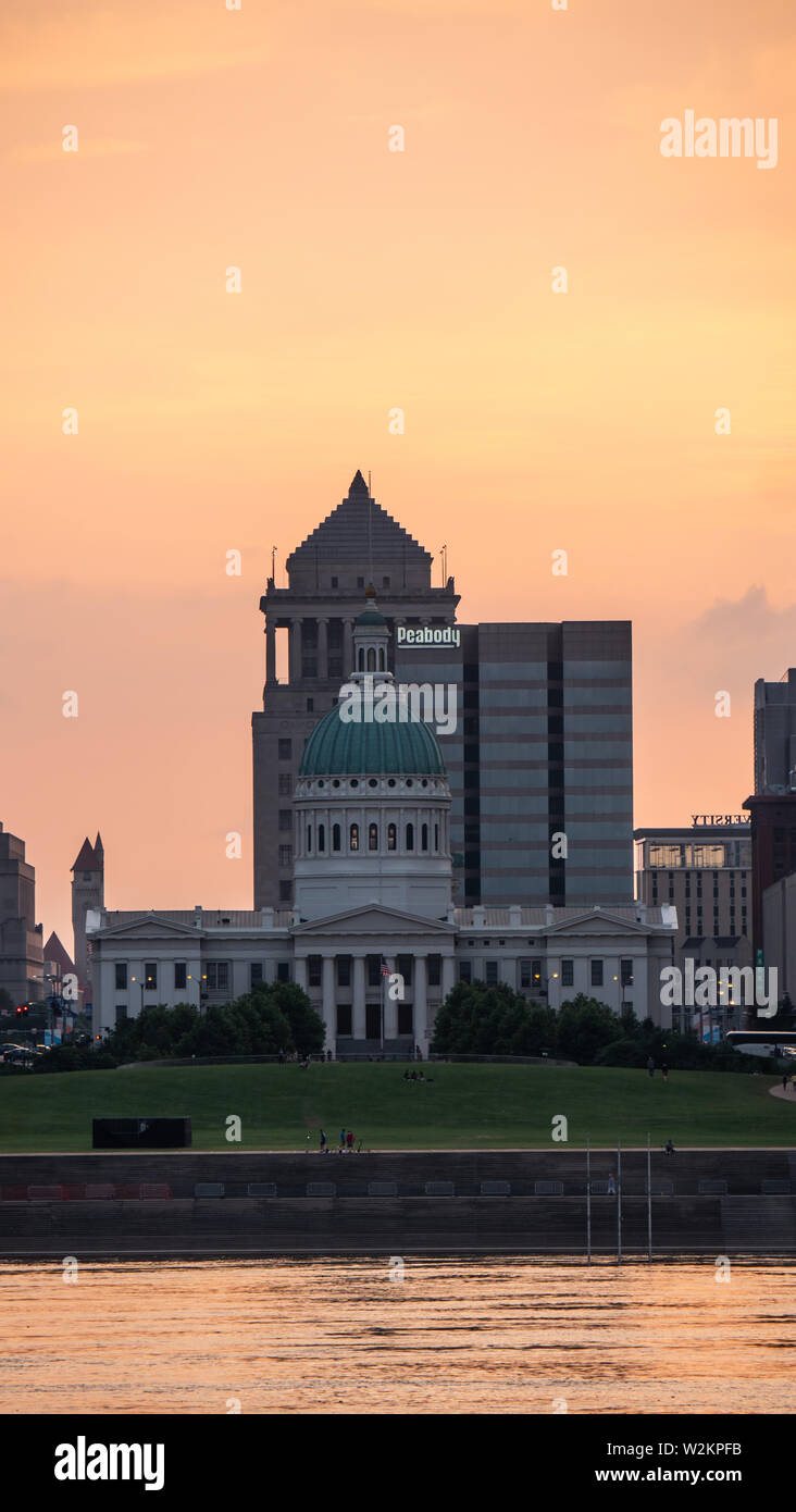 Saint louis missouri courthouse hi-res stock photography and images - Alamy