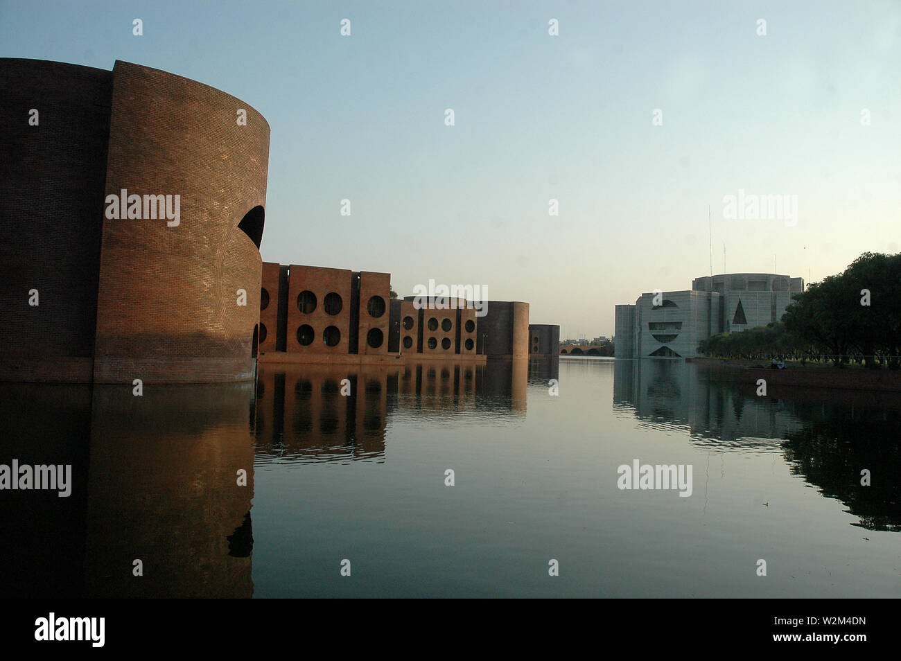 Louis kahn salk hi-res stock photography and images - Alamy