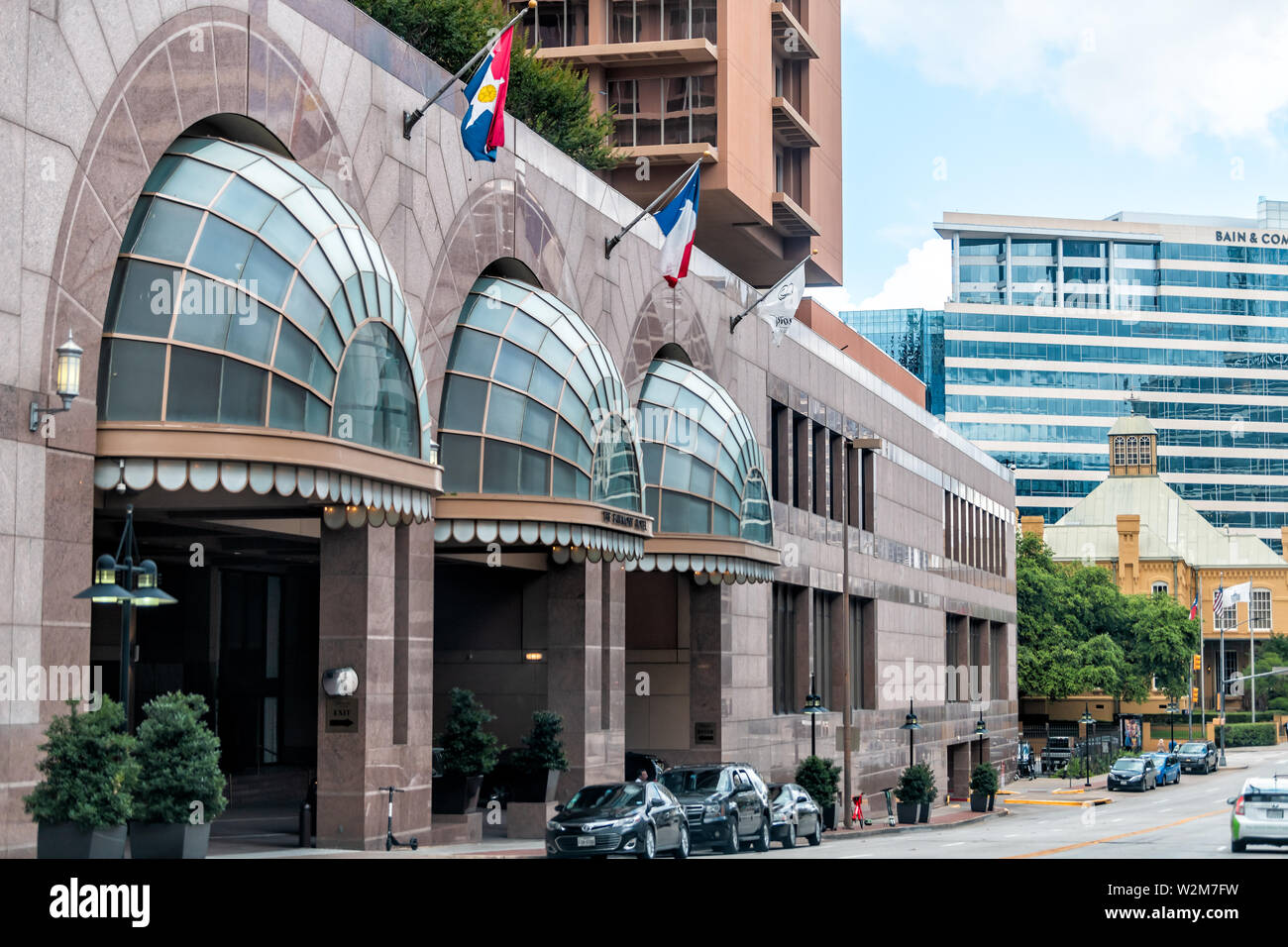 Downtown dallas hotel hi-res stock photography and images - Alamy