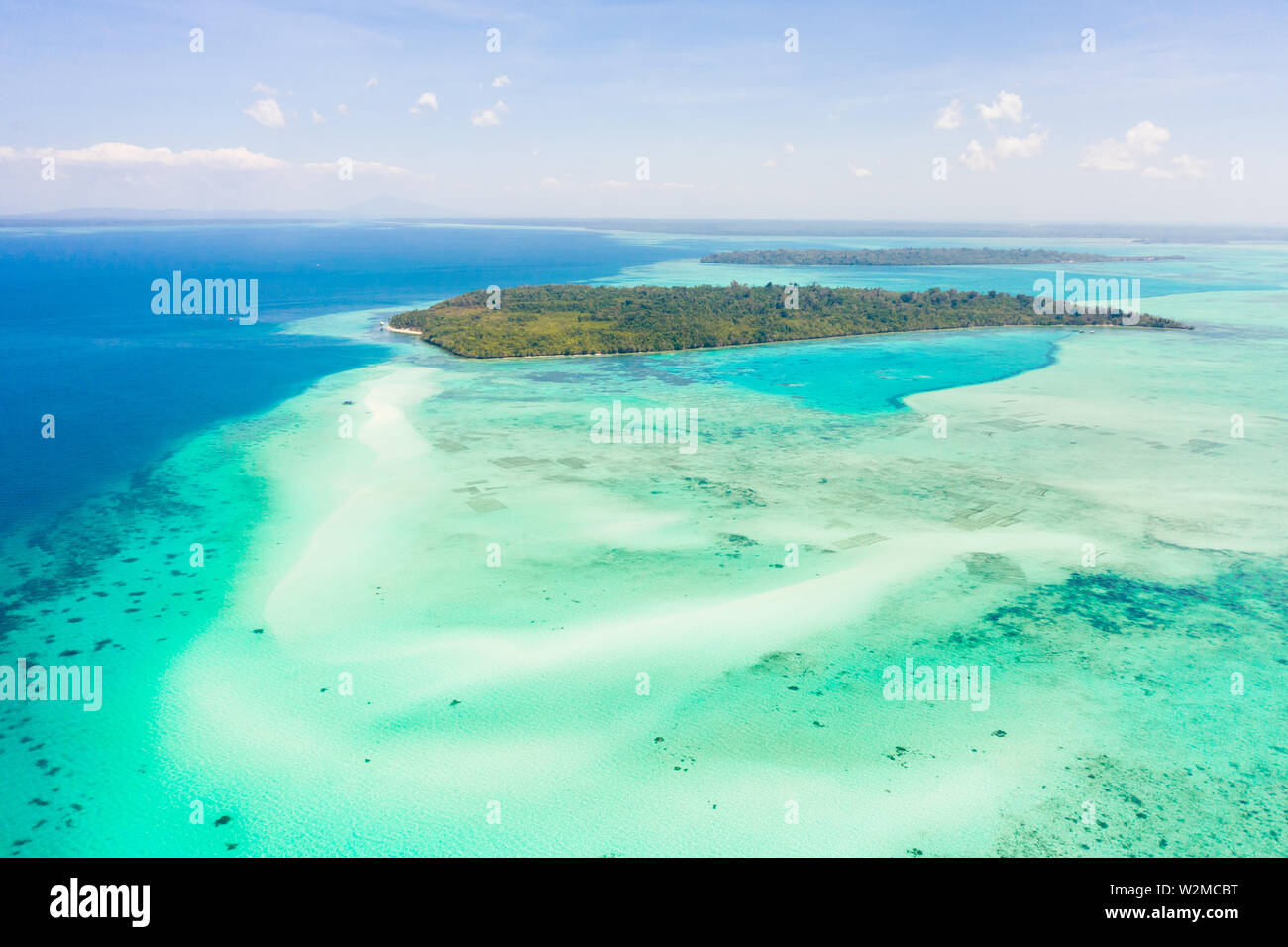 Mansalangan sandbar, Balabac, Palawan, Philippines. Tropical islands with turquoise lagoons, view from above. Seascape with atolls and islands. Stock Photo