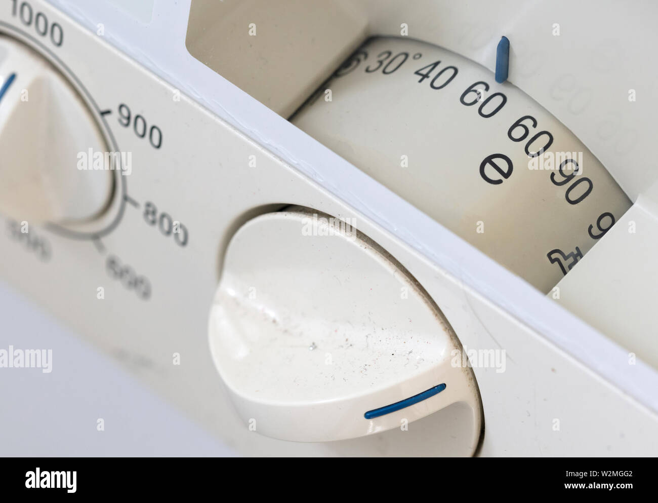 Washing machine 60 degree wash hires stock photography and images Alamy