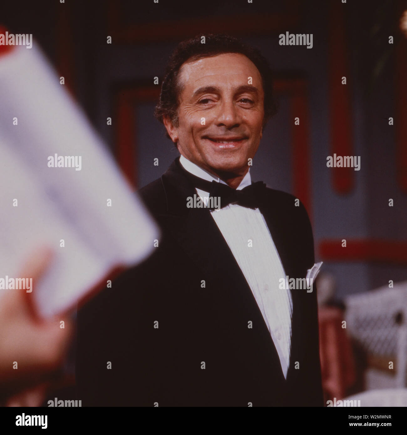 Al Martino, amerikanischer Sänger, bei einem Auftritt in Deutschland, 1987. American singer Al Martino performing in Germany, 1987. Stock Photo