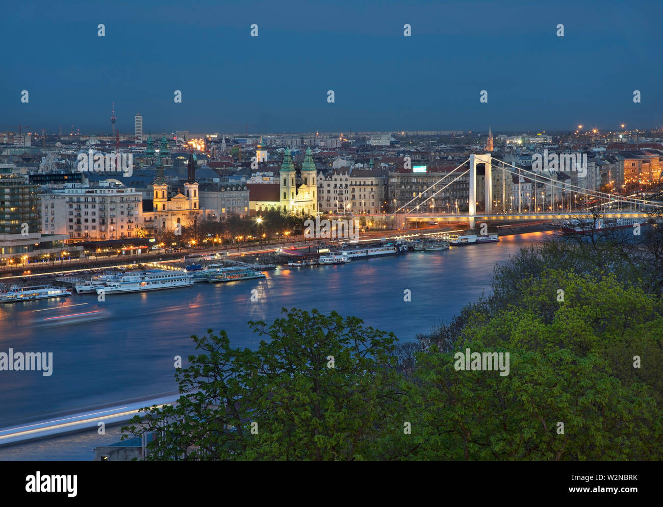 Panoramic night view budapest hi-res stock photography and images - Alamy