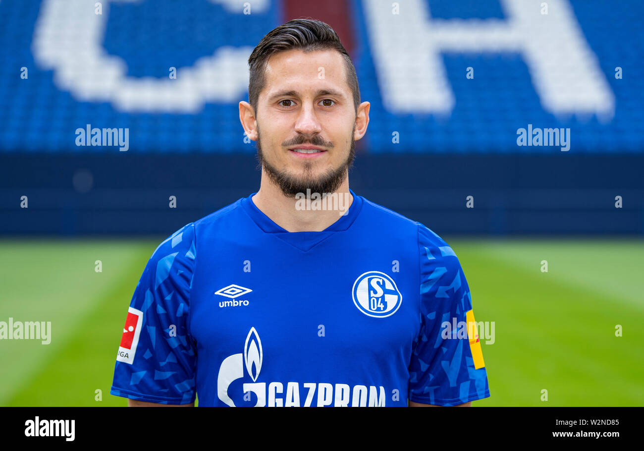 Gelsenkirchen, Germany. 10th July, 2019. Team photo and portraits of FC Schalke 04. Schalkes Steven Skrzybski. Credit: Guido Kirchner/dpa - IMPORTANT NOTE: In accordance with the requirements of the DFL Deutsche Fußball Liga or the DFB Deutscher Fußball-Bund, it is prohibited to use or have used photographs taken in the stadium and/or the match in the form of sequence images and/or video-like photo sequences./dpa/Alamy Live News Stock Photo