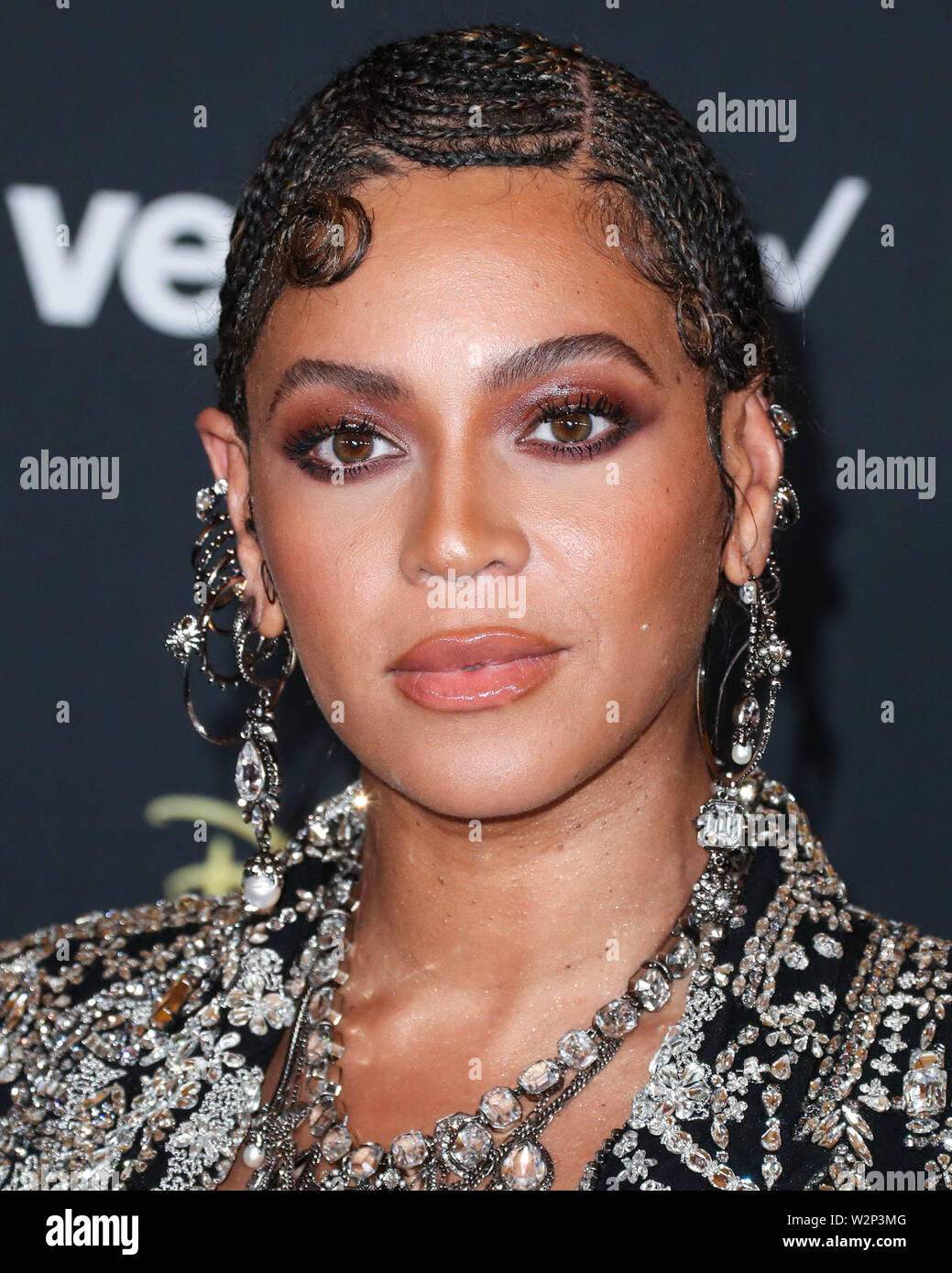 HOLLYWOOD, LOS ANGELES, CALIFORNIA, USA - JULY 09: Singer Beyonce Knowles Carter wearing an outfit by Alexander McQueen and Lorraine Schwartz jewelry arrives at the World Premiere Of Disney's 'The Lion King' held at the Dolby Theatre on July 9, 2019 in Hollywood, Los Angeles, California, United States. (Photo by Xavier Collin/Image Press Agency) Stock Photo