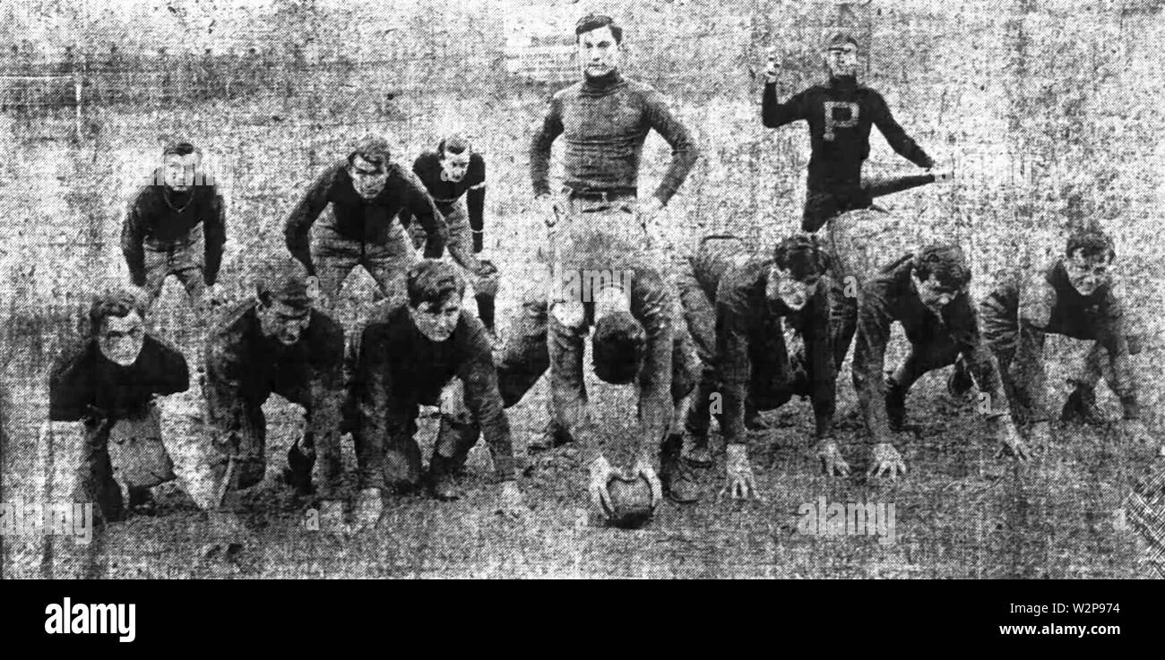 tech yellow jackets football Black and White Stock Photos