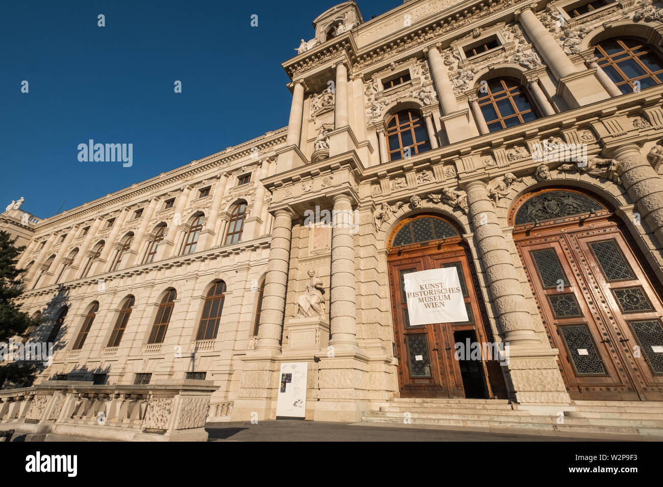 Exterior facade detail of Kunsthistorisches Museum (Museum of Art History), Maria-Theresien-Platz, Vienna, Austria Stock Photo