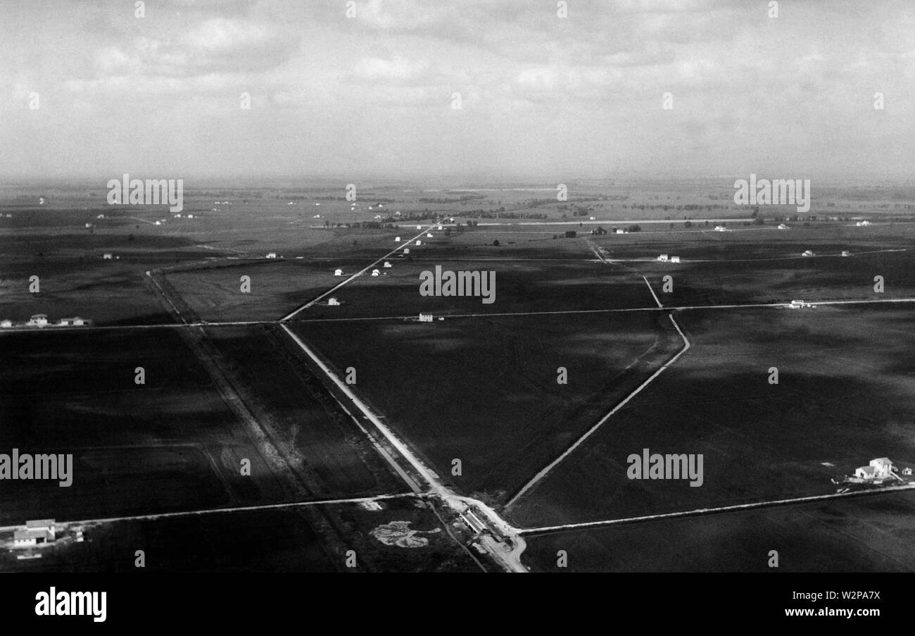 lazio, aerial view of the agro pontino near littoria, 192030 Stock Photo Alamy