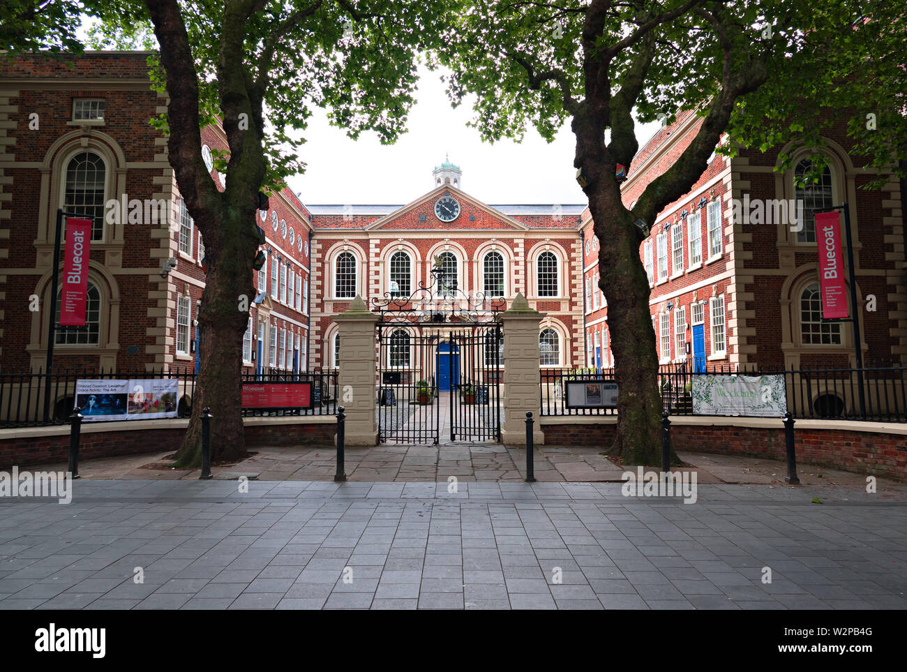 Exterior of Bluecoat Chambers in School Lane Liverpool, built in 1716-17 as a charity school, is the oldest surviving building in central Liverpool. Stock Photo