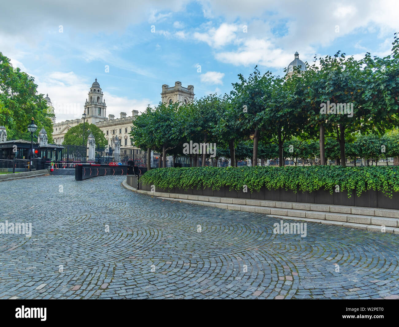 View of the New Palace Yard and the garden of the Westminster Palace and the Houses of Parliament, London, UK. Stock Photo