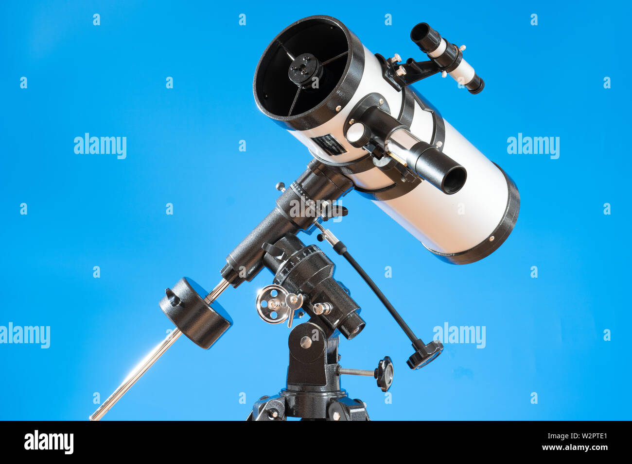 Amateur astronomical telescope Stock Photo - Alamy