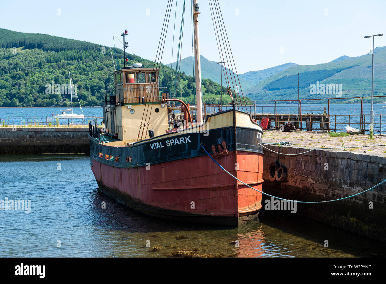 Puffer boat hi-res stock photography and images - Alamy