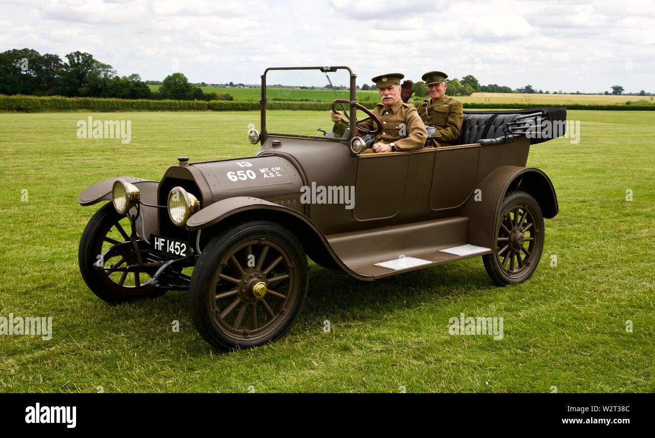 1916 Studebaker Light Four, taking part in the vehicle parade at
