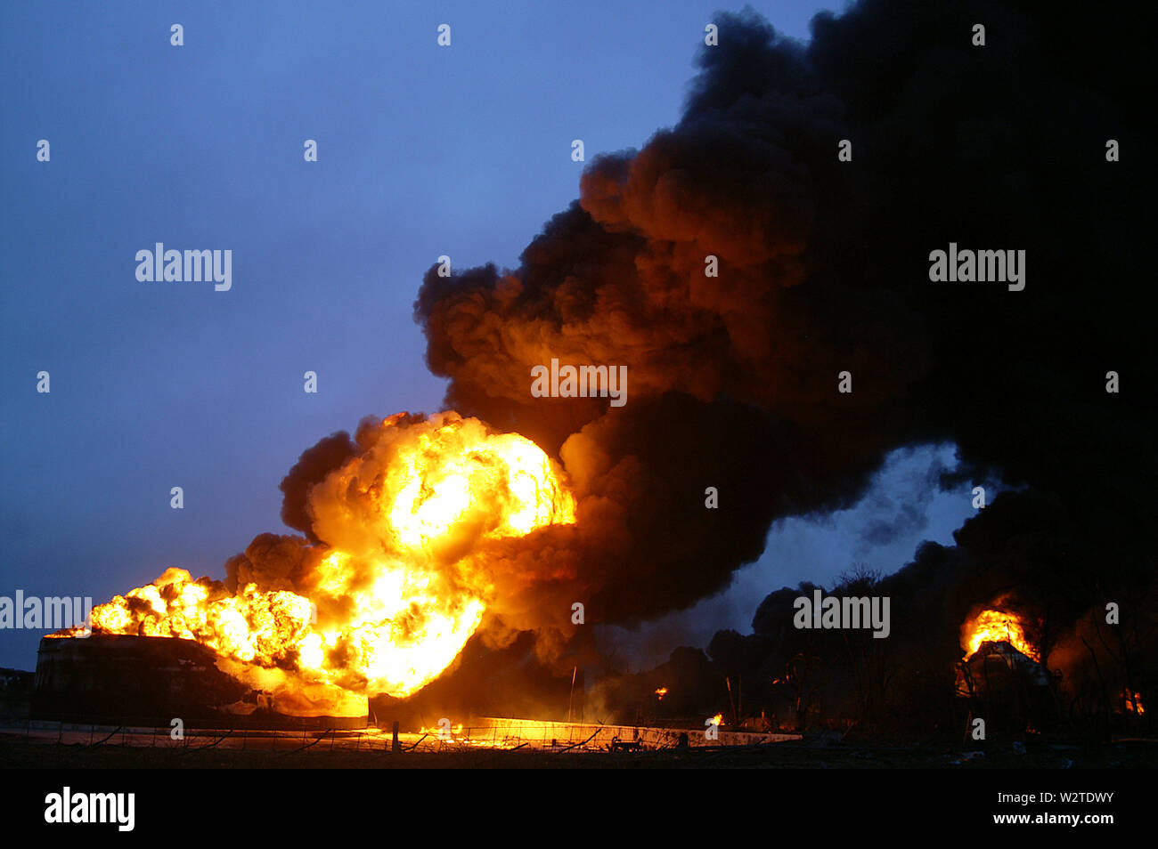 Buncefield fuel depot fire Stock Photo Alamy