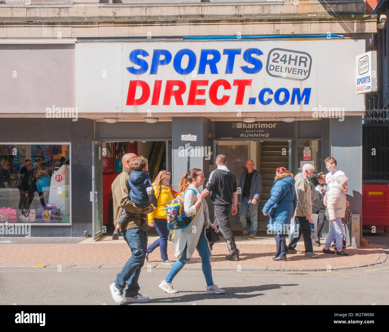 Front of sports shop hi-res stock photography and images - Alamy