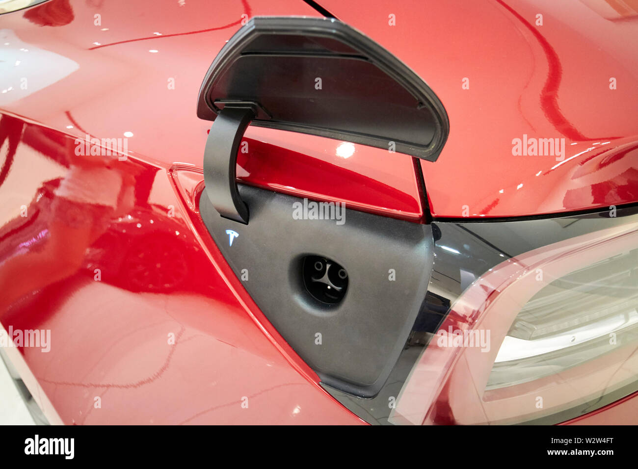 Tesla connector hi res stock photography and images Alamy