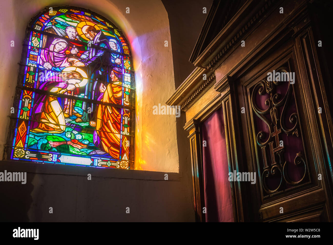 Confessional of a church hi-res stock photography and images - Alamy