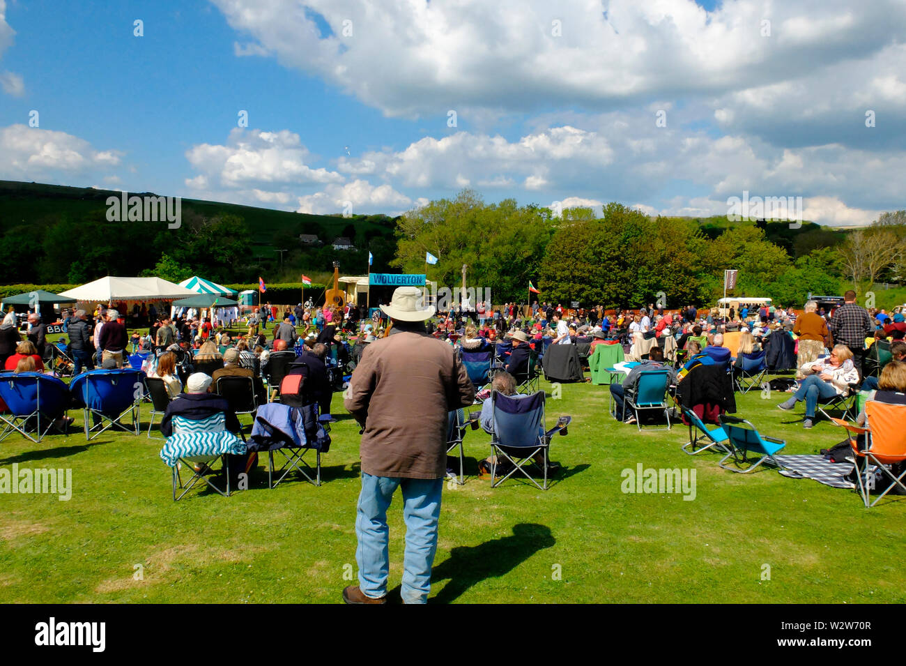 Isle of wight festival crowd stage hires stock photography and images