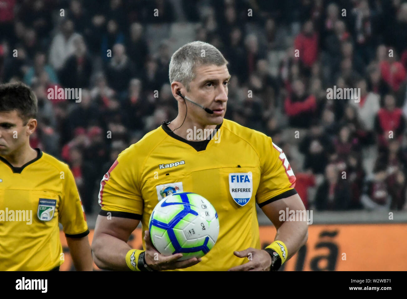 Curitiba, Brazil. 10th July, 2019. Referee Anderson Daronco during Athetico x Flamengo, a match valid for the Brazil Cup, held at the Arena da Baixada stadium, located in the city of Curitiba, on Wednesday (10). Credit: Nayra Halm/FotoArena/Alamy Live News Stock Photo