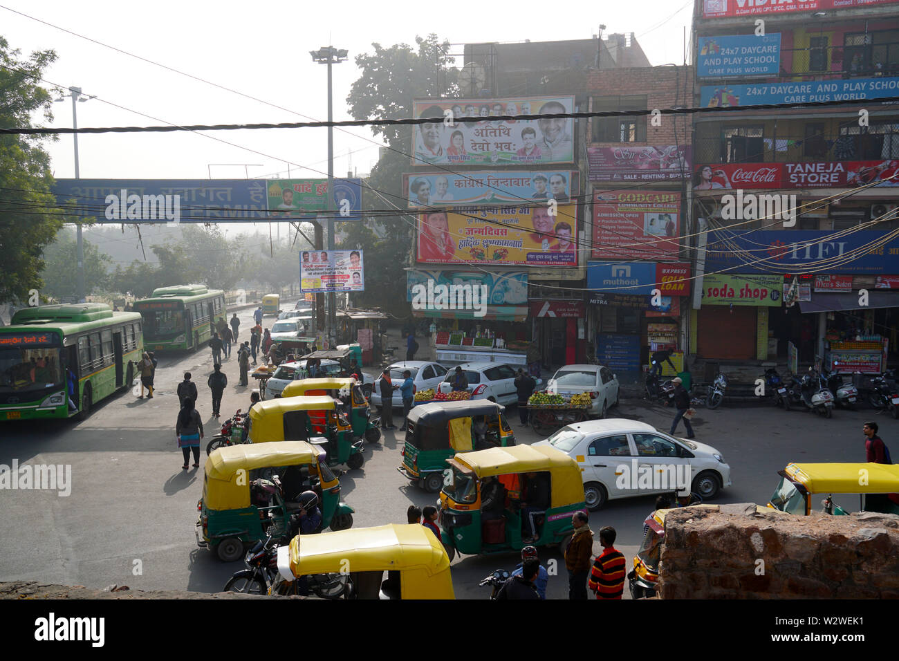 Mehrauli bus terminal, Kalka das Marg, Delhi, India Stock Photo Alamy
