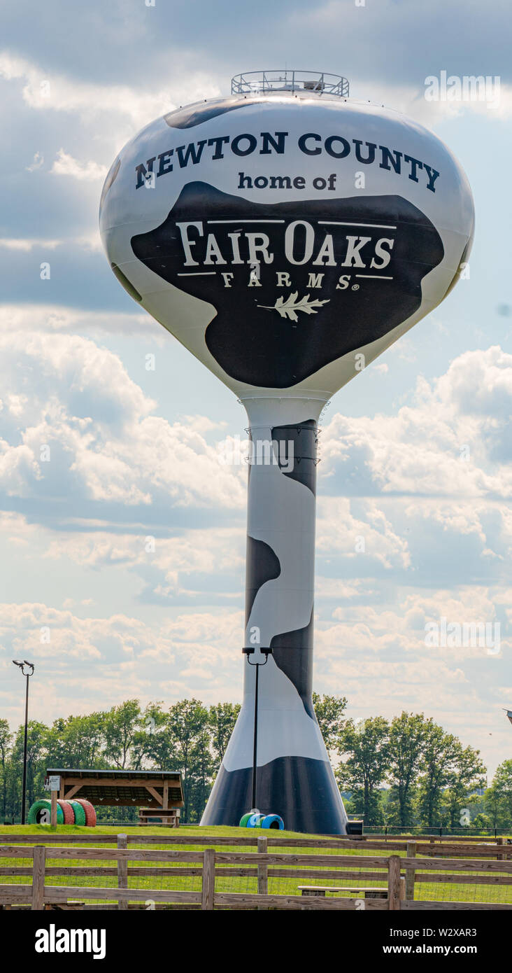 Newton County Water Tower Stock Photo - Alamy