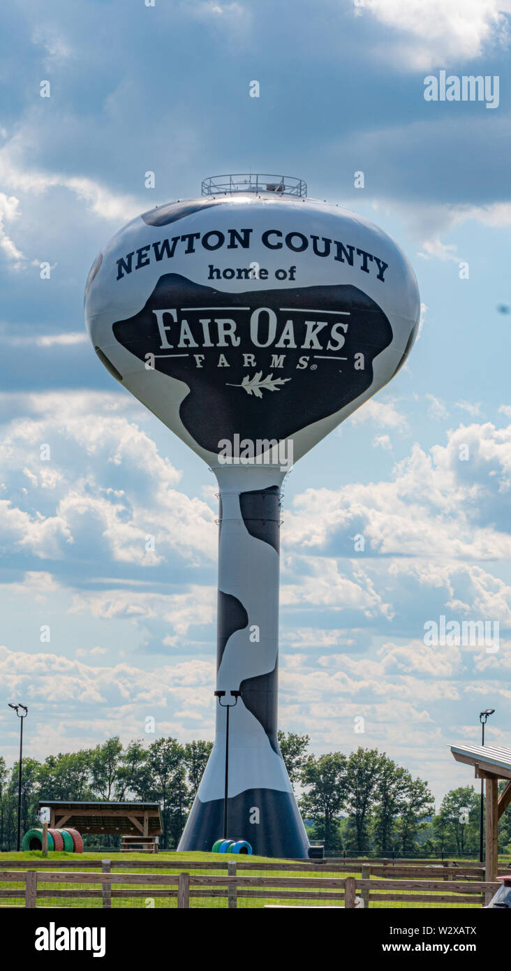 Newton County Water Tower Stock Photo - Alamy