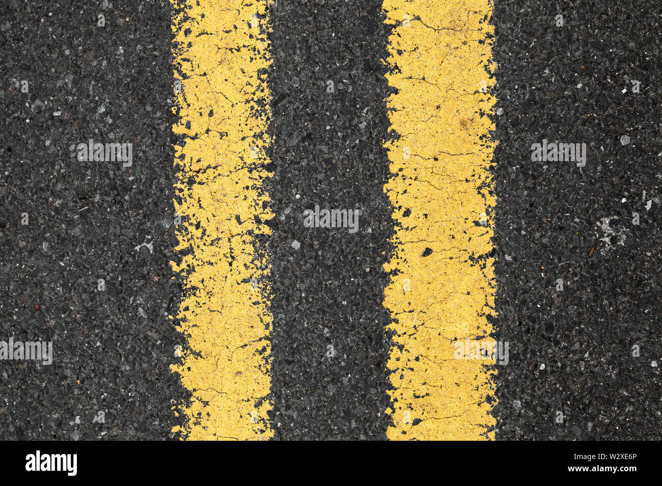Broken yellow line hires stock photography and images Alamy
