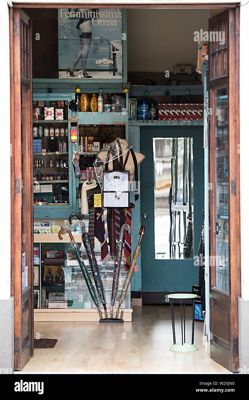 Portugal, Madeira Island, Funchal, city centre, Praca do Municipio, old shop Stock Photo