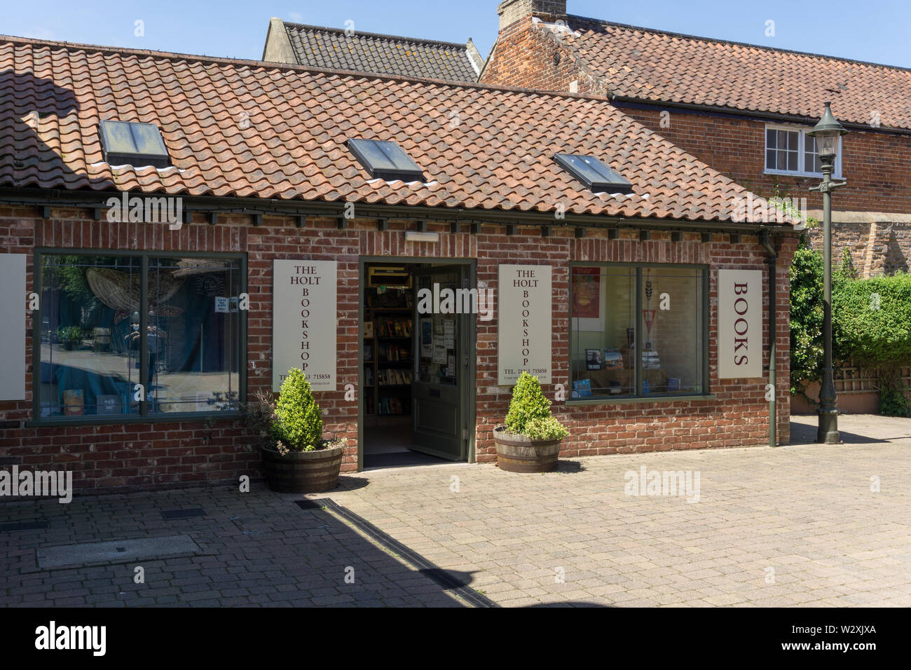 Frontage of the Holt Bookshop, an independent bookshop in the market town of Holt, Norfolk, UK Stock Photo