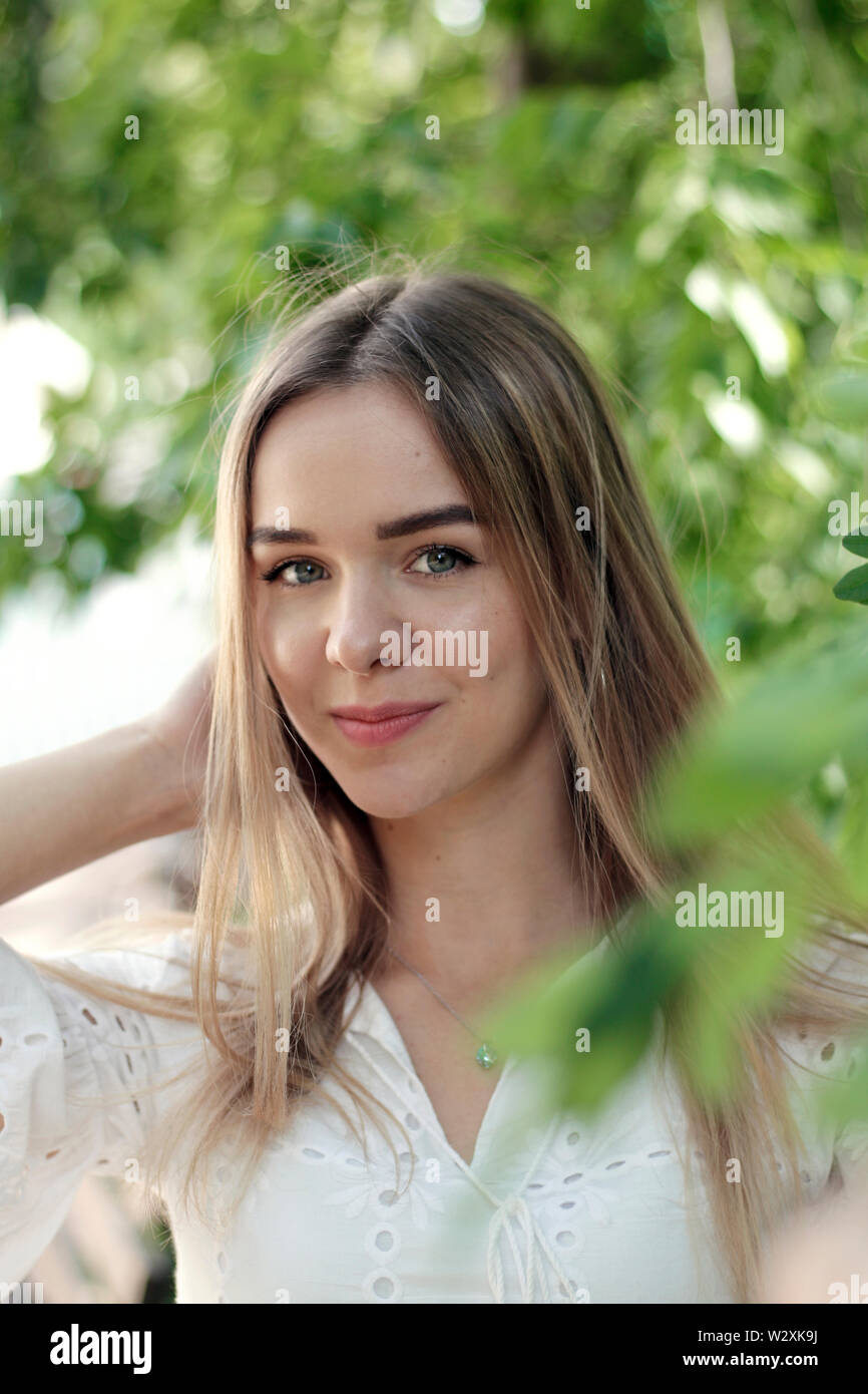 portrait of a pretty girl smiling in the camera Stock Photo - Alamy