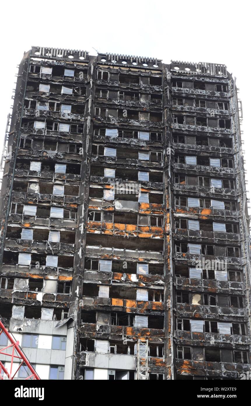 building destroyed by fire Stock Photo Alamy