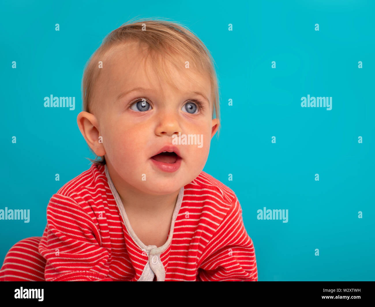 Girl child kid with blue eyes hi-res stock photography and images - Alamy