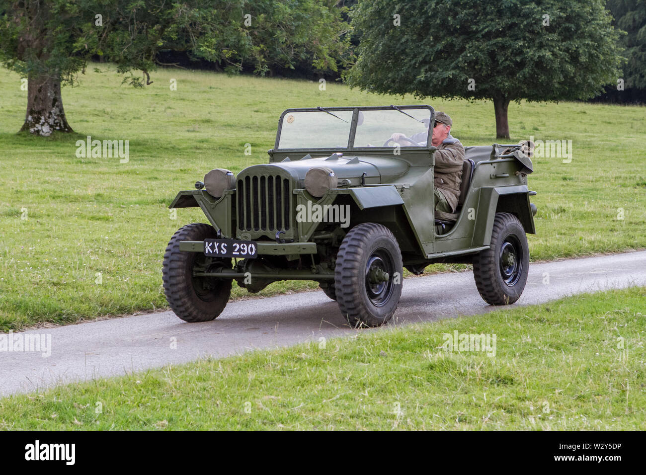 KXS 290 military jeep 4x4 Vintage classic restored vehicles appearing at the Leighton hall car festival in Carnforth, Lancaster, UK Stock Photo