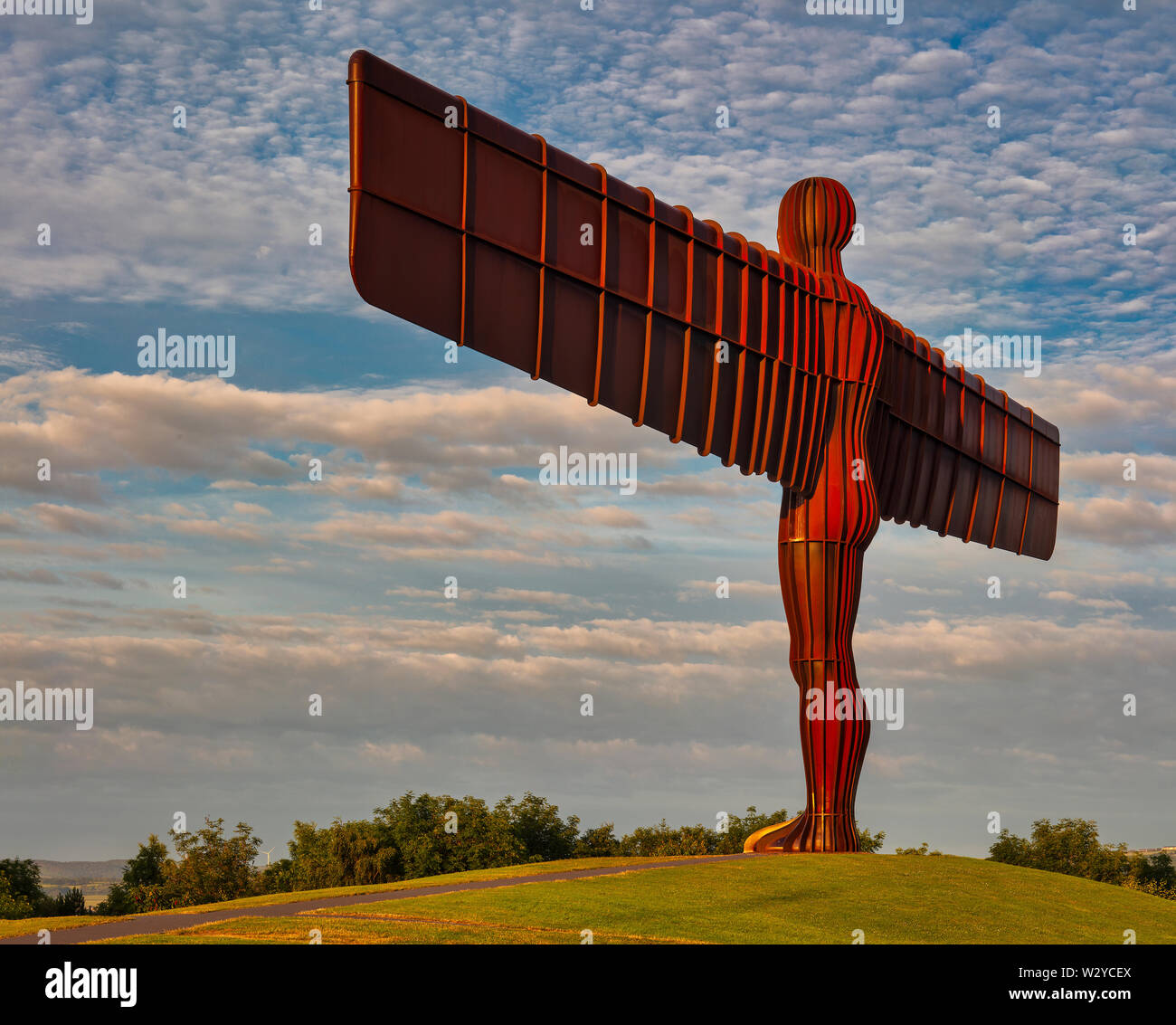 Angel of the North at sunrise, Gateshead, Tyne and Wear, England ...