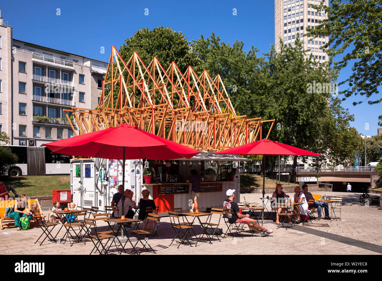 Gastrocontainer on the Ebertplatz, Cologne, Germany. The roof construction is a project of the RWTH Aachen.  Gastrocontainer auf dem Ebertplatz,  Koel Stock Photo