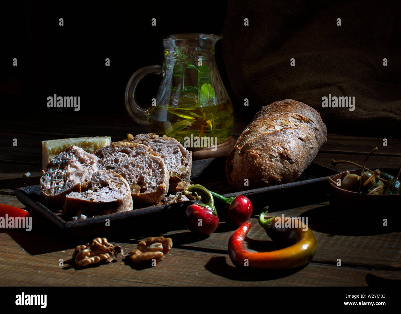 Breadtime hi-res stock photography and images - Alamy