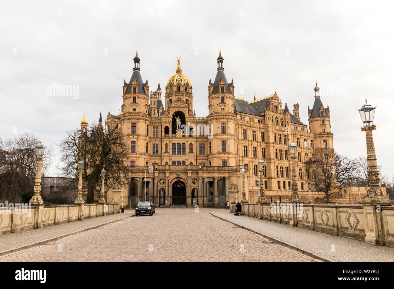 Schloss Schwerin Lennéstraße 1 19053 Schwerin