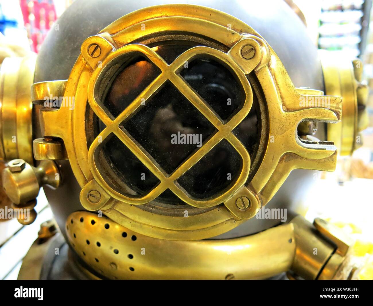 Diving suit old hires stock photography and images Alamy