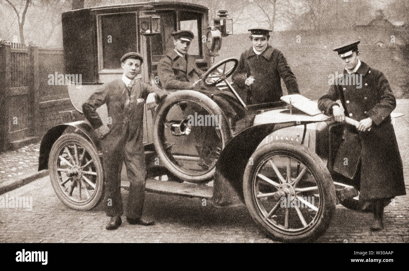 The first taxi cab in Liverpool, England in 1906.  From The Pageant of the Century, published 1934. Stock Photo