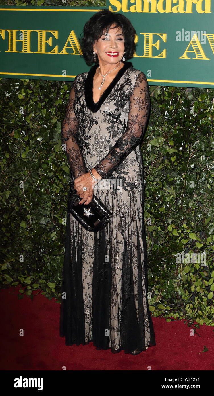 London, UK. Dame Shirley Bassey at London Evening Standard Theatre Awards at the Theatre Royal Drury Lane, Catherine Street, London on Sunday 3rd December 2017. Ref: LMK73-J1239-041217 Keith Mayhew/Landmark Media WWW.LMKMEDIA.COM Stock Photo