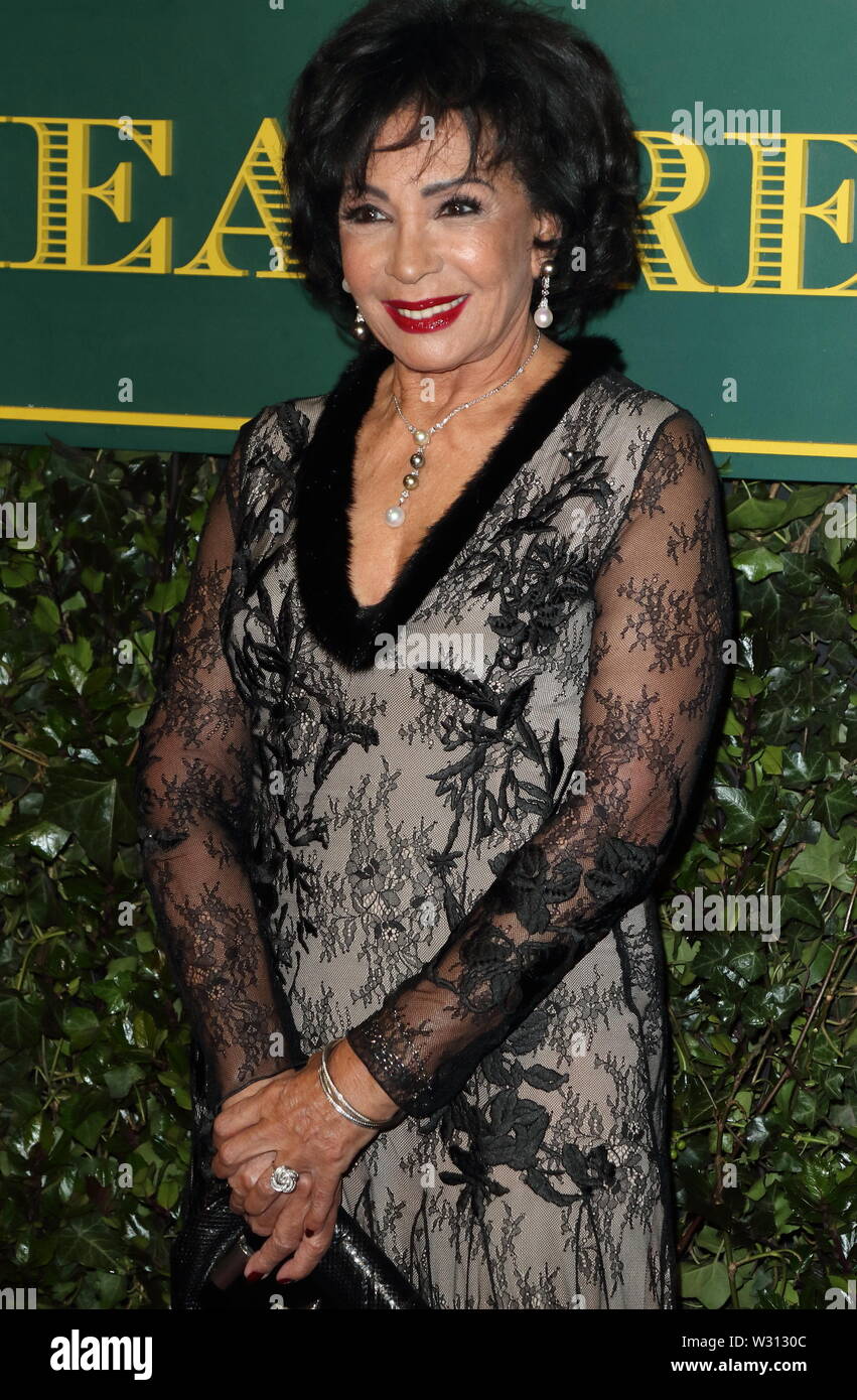 London, UK. Dame Shirley Bassey at London Evening Standard Theatre Awards at the Theatre Royal Drury Lane, Catherine Street, London on Sunday 3rd December 2017. Ref: LMK73-J1239-041217 Keith Mayhew/Landmark Media WWW.LMKMEDIA.COM Stock Photo