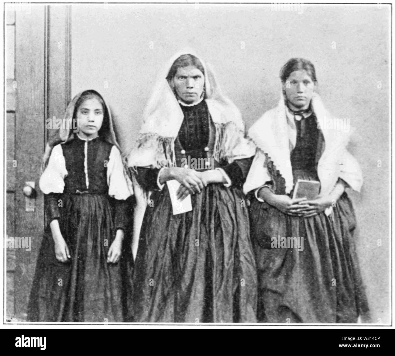 PSM V83 D324 Three italian immigrant women Stock Photo