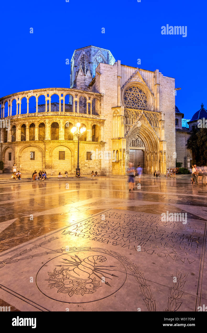 Plaza de la Virgen and Cathedral, Valencia, Comunidad Valenciana, Spain Stock Photo