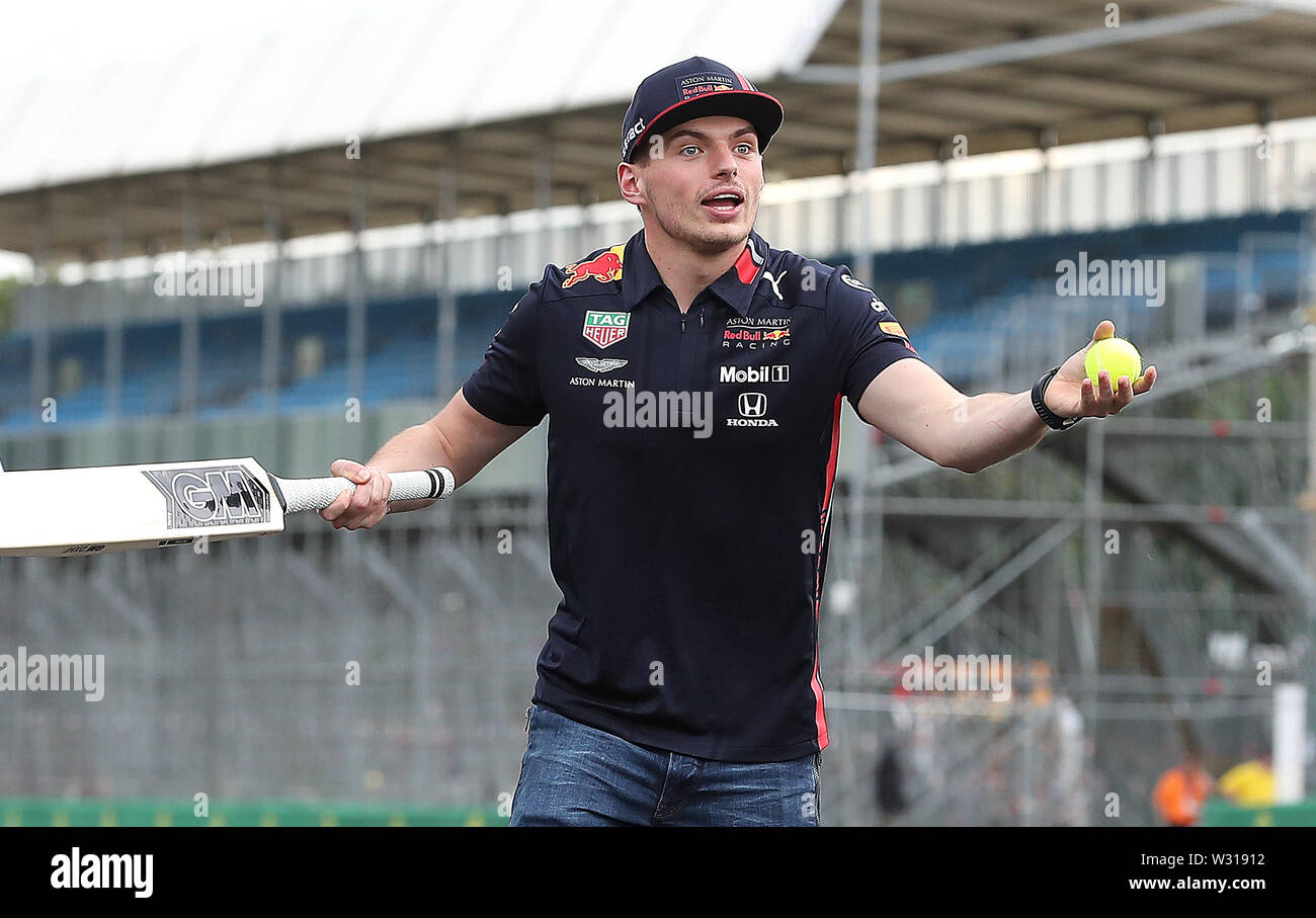 driver Max Verstappen plays cricket 