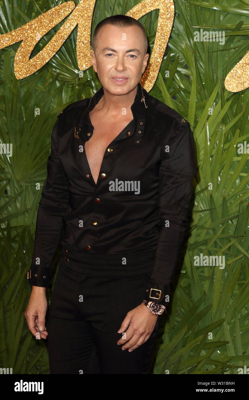 London, UK. Julian Macdonald at The Fashion Awards 2017 at the Royal Albert Hall, Kensington Gore, London on Monday 4 December 2017 Ref: LMK73-J1249-051217 Keith Mayhew/Landmark Media.  WWW.LMKMEDIA.COM. Stock Photo