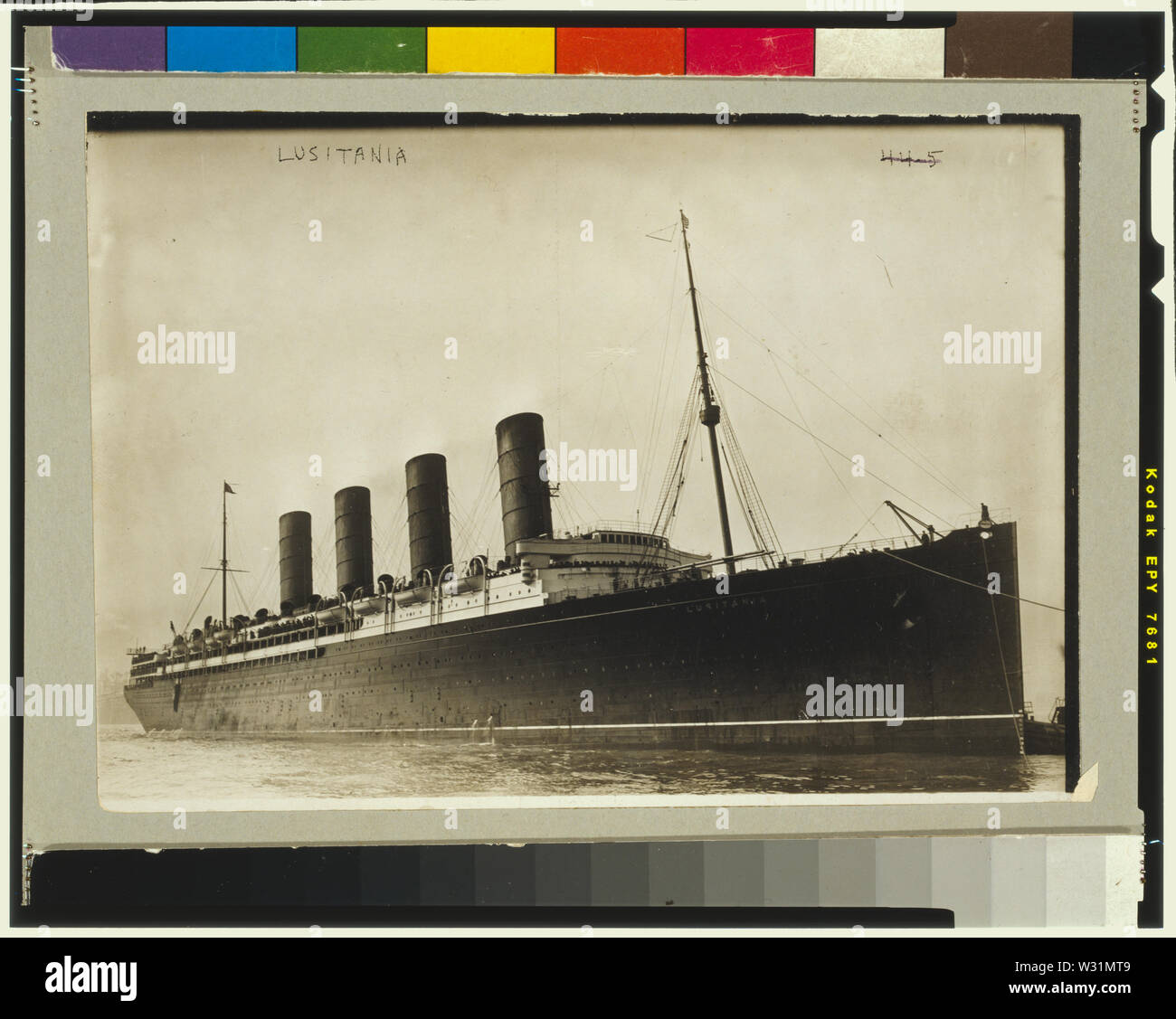 RMS Lusitania coming into port, possibly in New York, 1907-13 Stock Photo