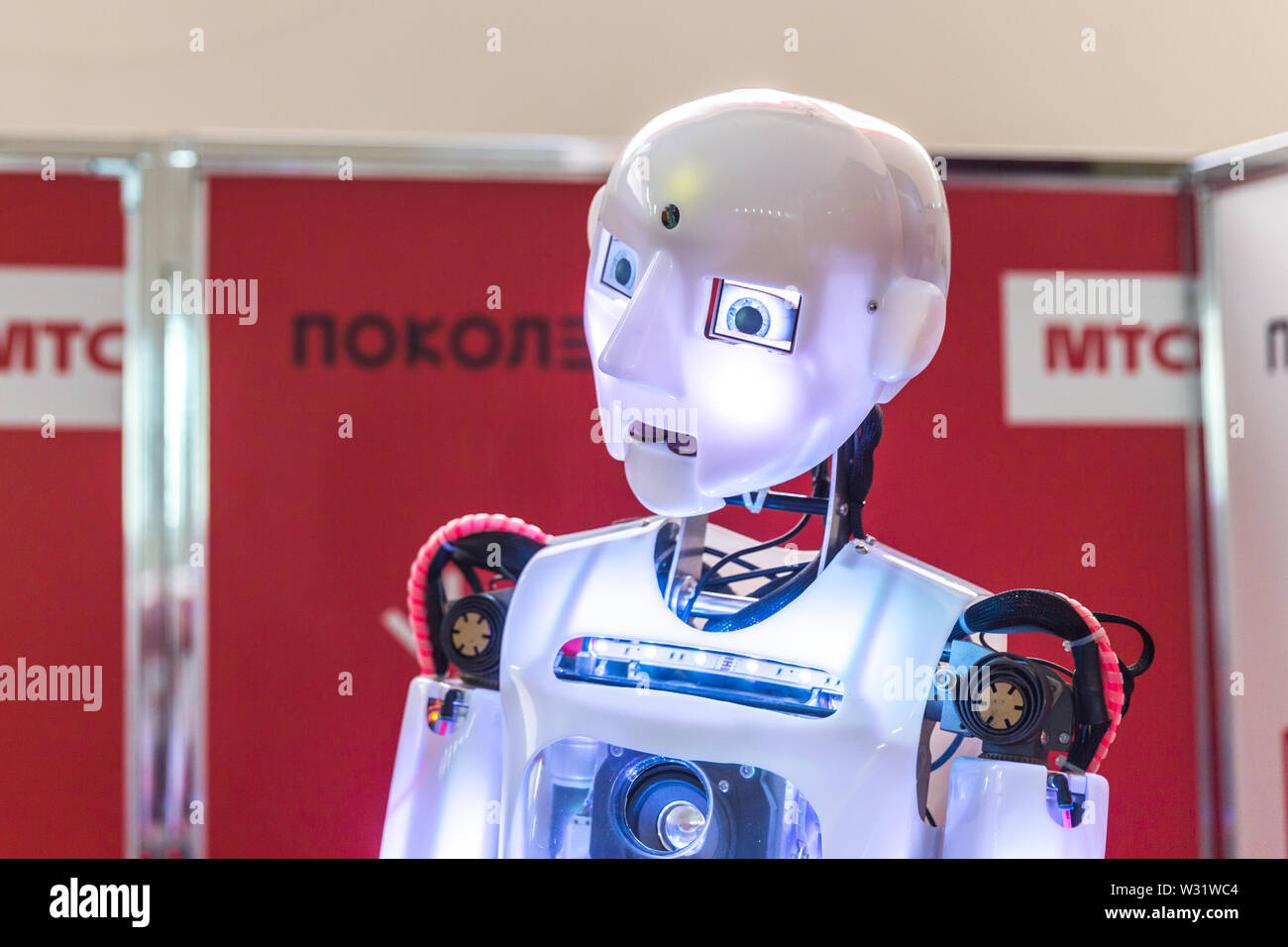 Modern robots 2019 hot sale